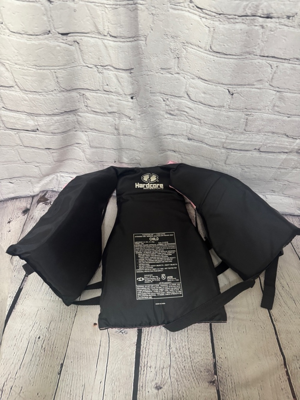 Hardcore Watersports Pink & Black general boating & fishing vest - Picture 3 of 4
